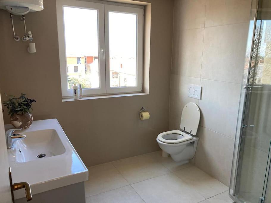 Dachgeschoss-Apartment "Andemi" In Istrien Novigrad Istria Eksteriør bilde